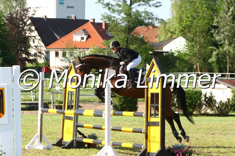 204M4819_Mary Anne_Spring_Axx.JPG